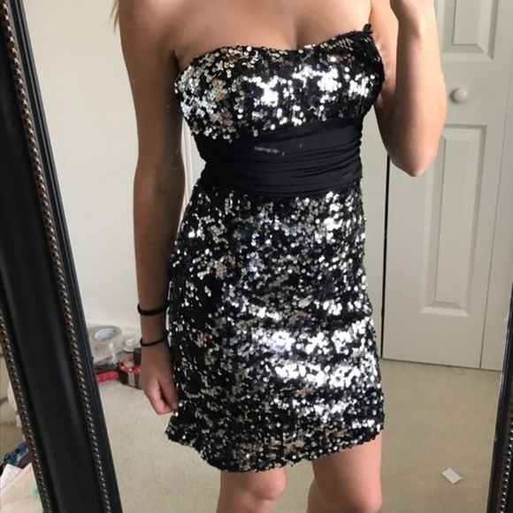 Speechless ✦ Silver & Black Sequin Strapless Dress ✦ Prom ✦ Party ✦ Sz S ✦ NWOT - Picture 1 of 9